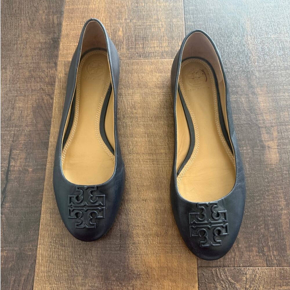 Tory Burch Melinda Ballet Flats Black Powder Coated Leather Logo Shoes Size 7
